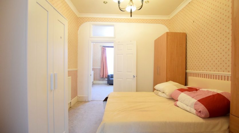 1 Bedroom Flat To Rent in Flat B 15 Ashgrove Road, Ilford, IG3 