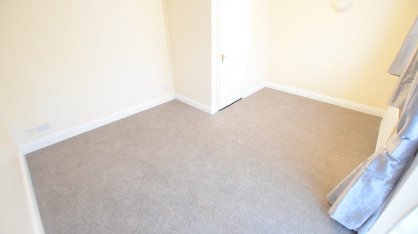 5 Bedroom Terraced House To Rent in Tollgate Road, London, E6 5
