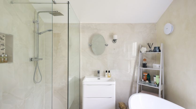 2 Bedroom Flat To Rent in First Floor Flat, London, SE18