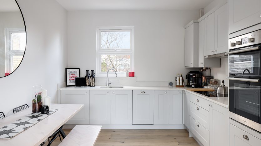 2 Bedroom Flat To Rent in First Floor Flat, London, SE18