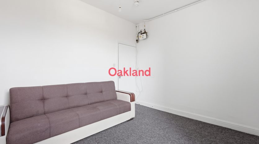 2 Bedroom  To Rent in 679A (Top Flat) Romford Road (SUB), Manor Park, E12 