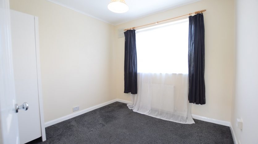 2 Bedroom  To Rent in 227a Fullwell Avenue, Ilford, IG5 
