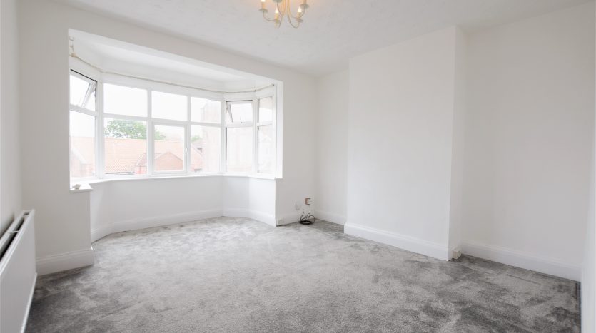 3 Bedroom  For Sale in 169a Beehive Lane, Ilford, IG4 
