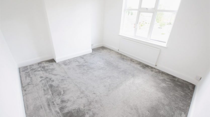 3 Bedroom  For Sale in 169a Beehive Lane, Ilford, IG4 