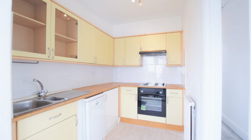 3 Bedroom  For Sale in 169a Beehive Lane, Ilford, IG4 