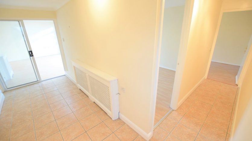 2 Bedroom  To Rent in Tomswood Hill, Ilford, IG6 