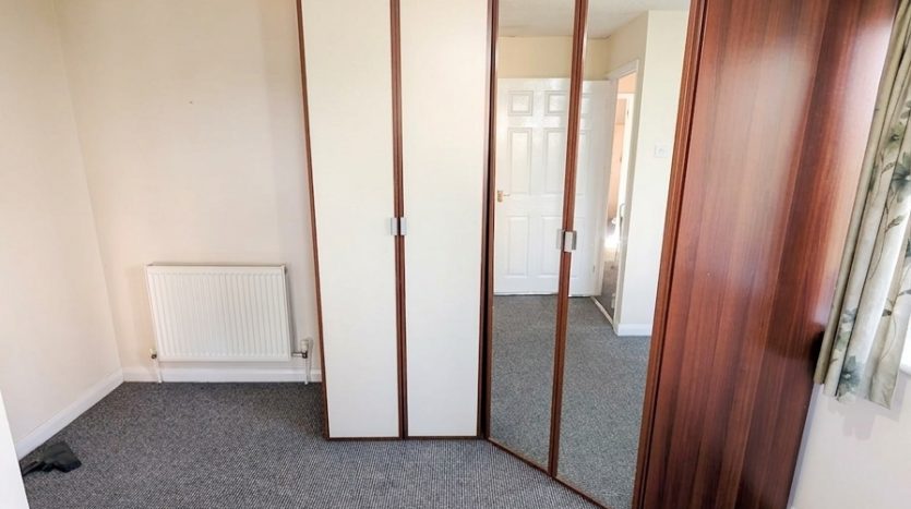 2 Bedroom Terraced House To Rent in Heathfield Park Drive, Romford, RM6 
