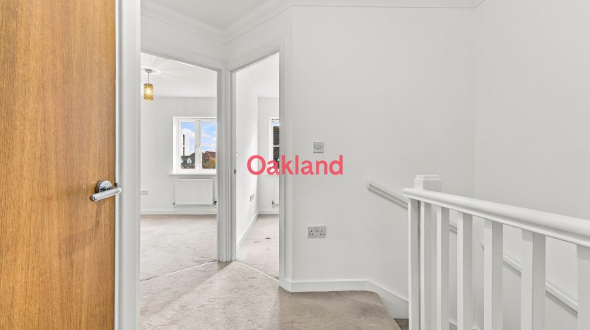 3 Bedroom  For Sale in Buntingbridge Road, Ilford, IG2 