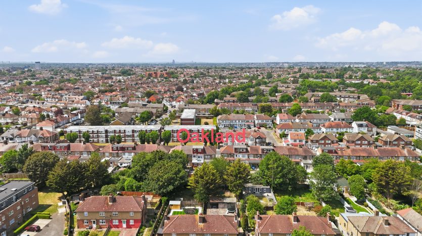 2 Bedroom  For Sale in Crown Road, Ilford, IG6 