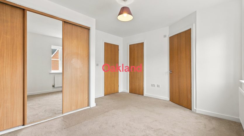 3 Bedroom  For Sale in Buntingbridge Road, Ilford, IG2 