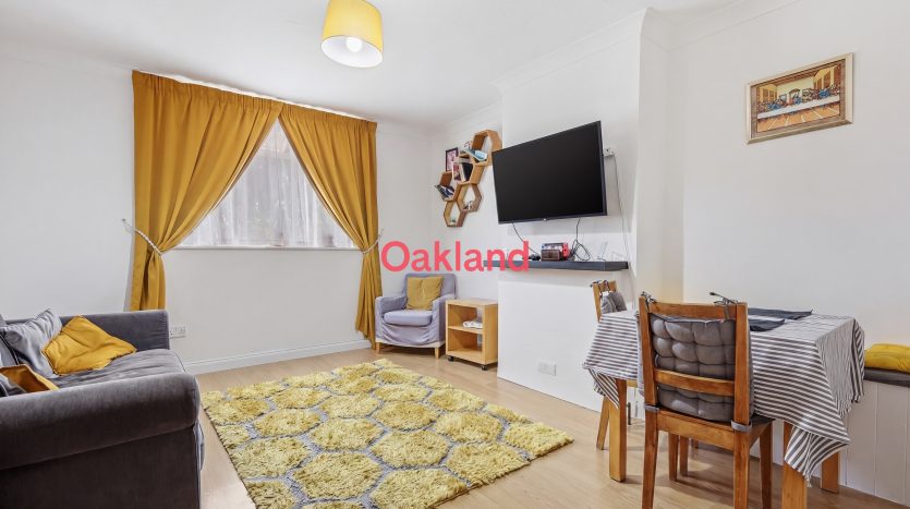 2 Bedroom  For Sale in Crown Road, Ilford, IG6 