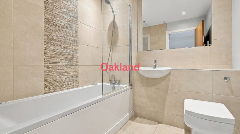 3 Bedroom  For Sale in Buntingbridge Road, Ilford, IG2 