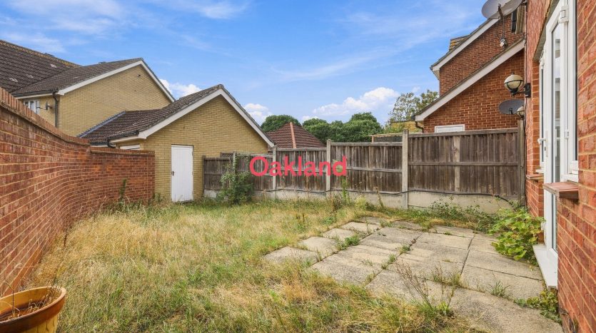 3 Bedroom  For Sale in Buntingbridge Road, Ilford, IG2 