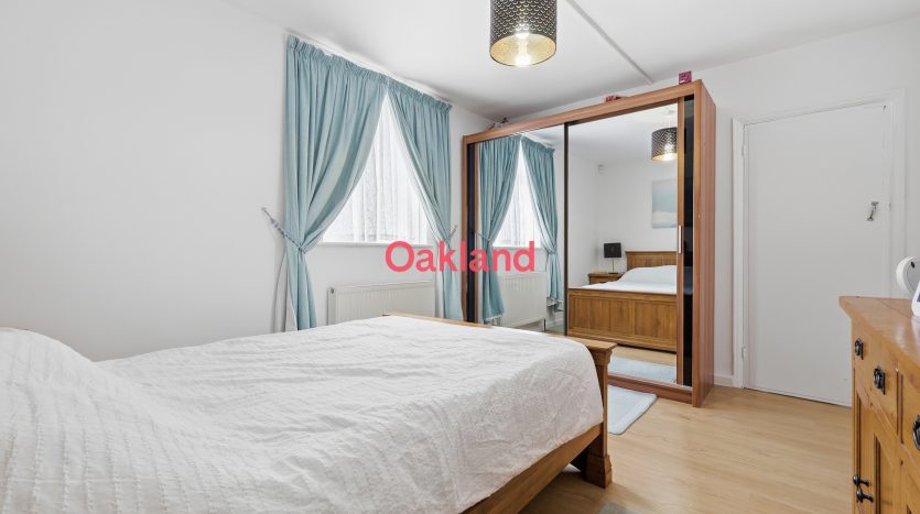 2 Bedroom  For Sale in Crown Road, Ilford, IG6 