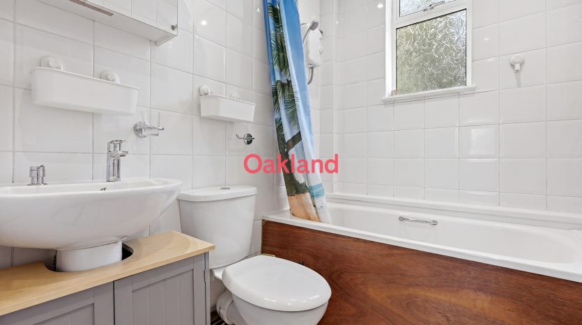 2 Bedroom  For Sale in Crown Road, Ilford, IG6 