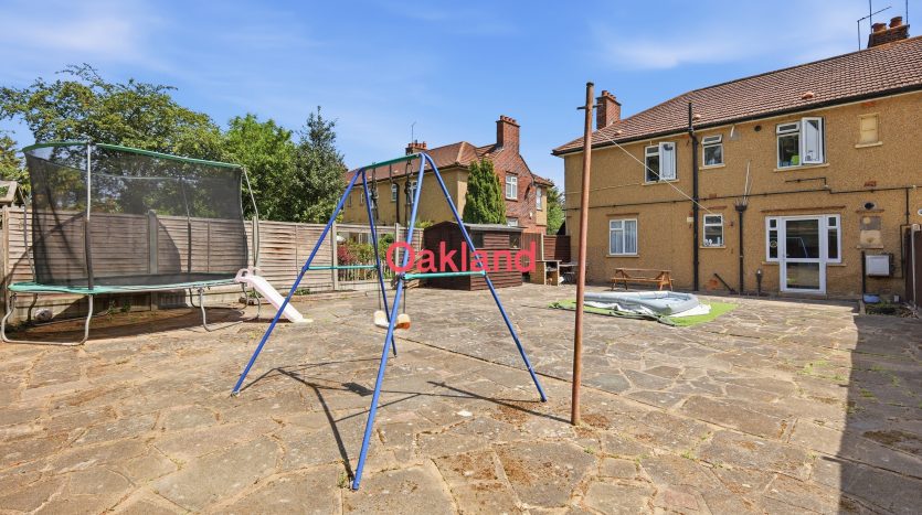 2 Bedroom  For Sale in Crown Road, Ilford, IG6 