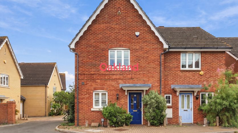 3 Bedroom  For Sale in Buntingbridge Road, Ilford, IG2 