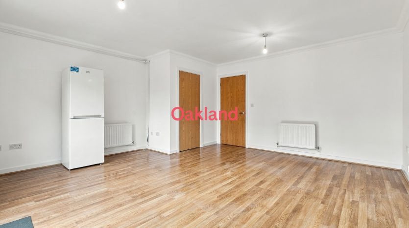3 Bedroom  For Sale in Buntingbridge Road, Ilford, IG2 