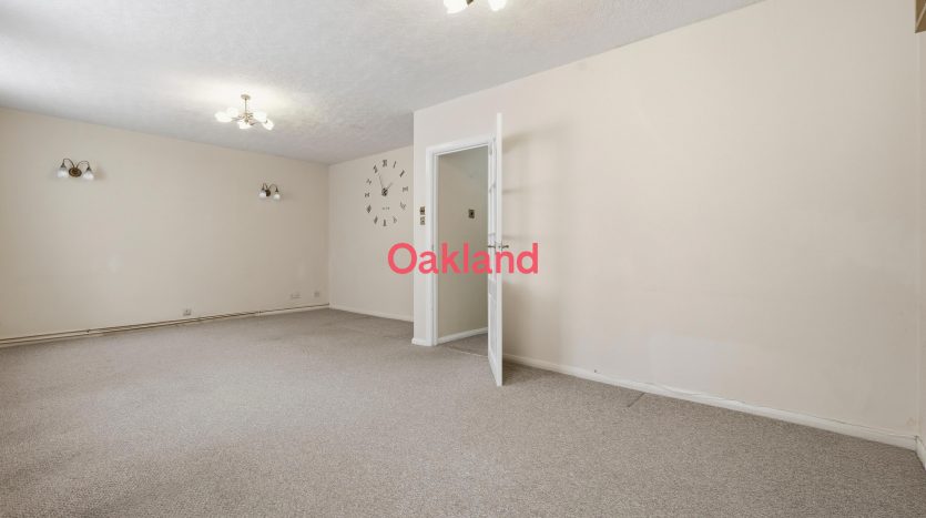 1 Bedroom  To Rent in Beverley Court, Cranbrook Road, Essex, IG6 