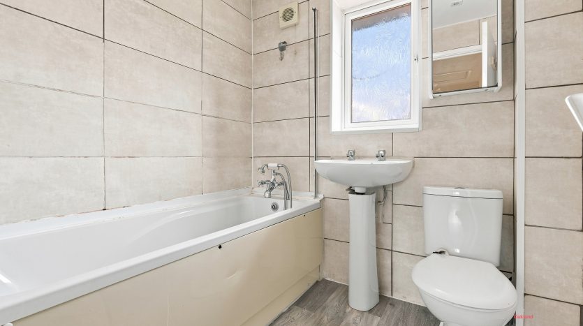 3 Bedroom  For Sale in Express Drive, Ilford, IG3 