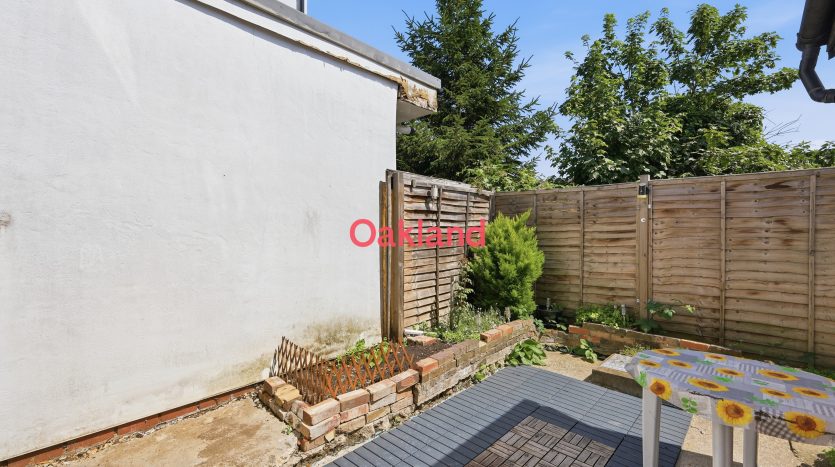 1 Bedroom  To Rent in 42b Balfour Road, Ilford, IG1 
