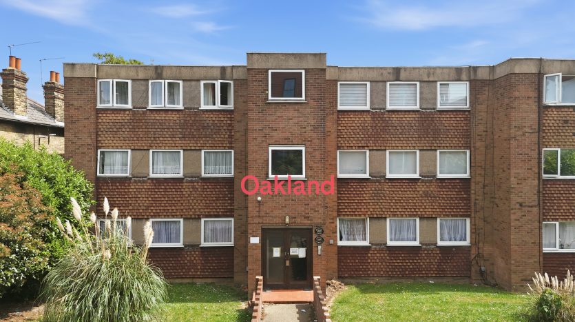 1 Bedroom  To Rent in Beverley Court, Cranbrook Road, Essex, IG6 