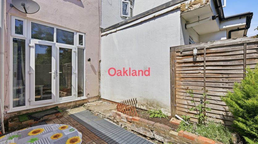 1 Bedroom  To Rent in 42b Balfour Road, Ilford, IG1 