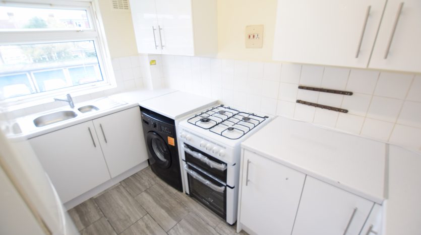 2 Bedroom  To Rent in The Coppins Chadwell Avenue, Romford, RM6 