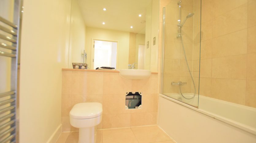 2 Bedroom  To Rent in Flat 23, Ilford, IG6 