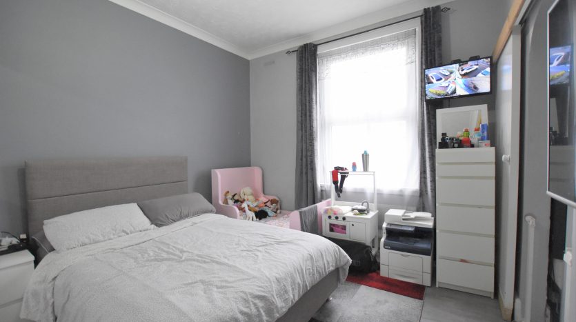 1 Bedroom  To Rent in 178b Balfour Road, Ilford, IG1 