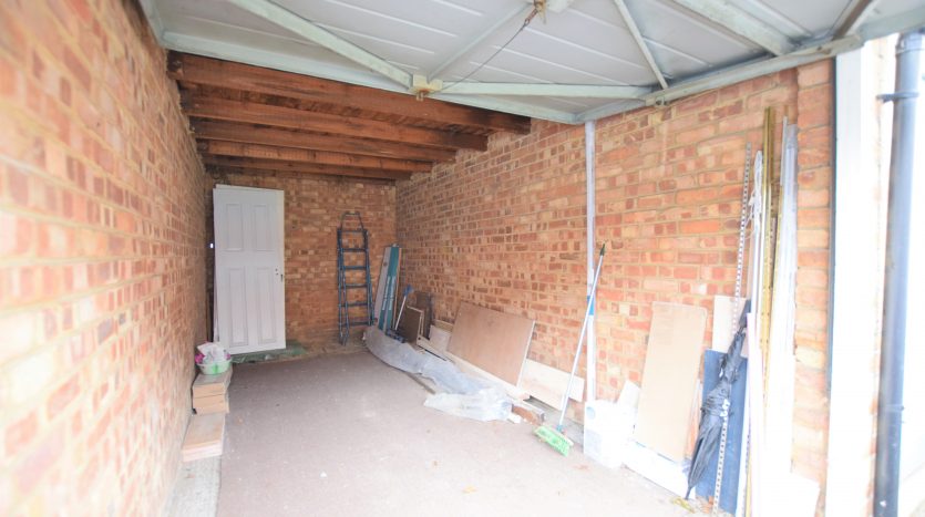2 Bedroom  To Rent in The Coppins Chadwell Avenue, Romford, RM6 
