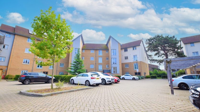 2 Bedroom  To Rent in Flat 23, Ilford, IG6 