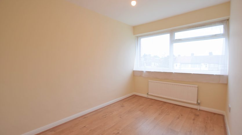 2 Bedroom  To Rent in The Coppins Chadwell Avenue, Romford, RM6 