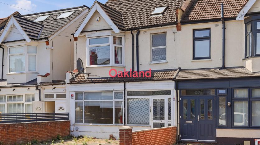 4 Bedroom  For Sale in Brisbane Road, Ilford, IG1 