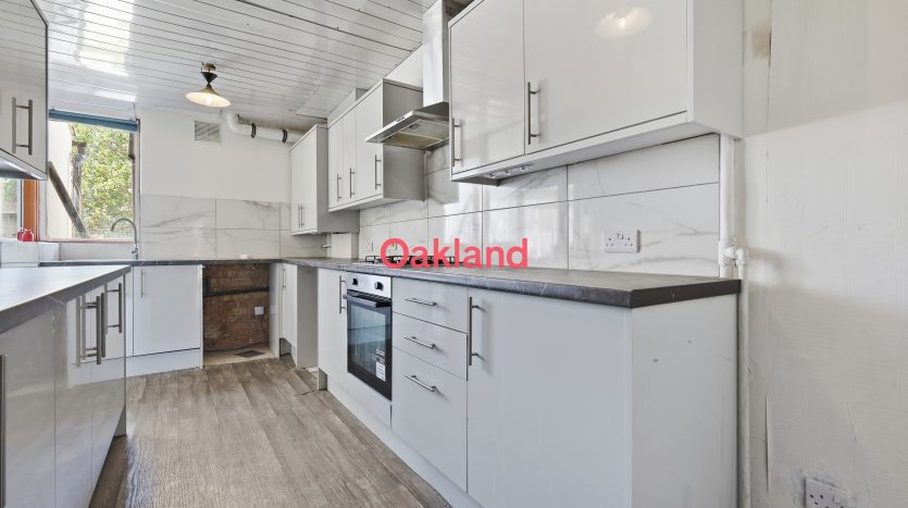 4 Bedroom  For Sale in Brisbane Road, Ilford, IG1 