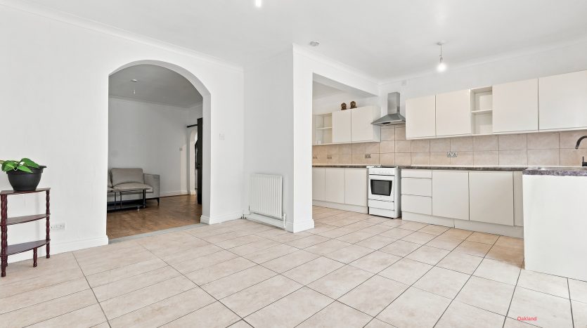 3 Bedroom  To Rent in Harpour Road, Barking, IG11