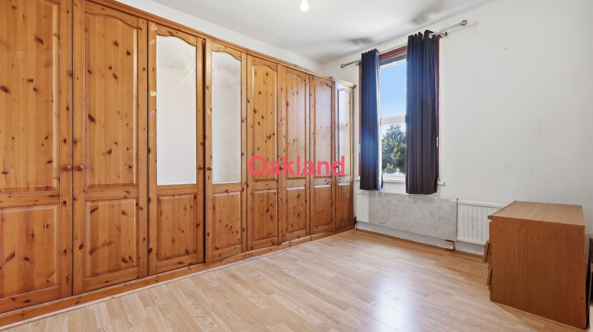 4 Bedroom  For Sale in Brisbane Road, Ilford, IG1 