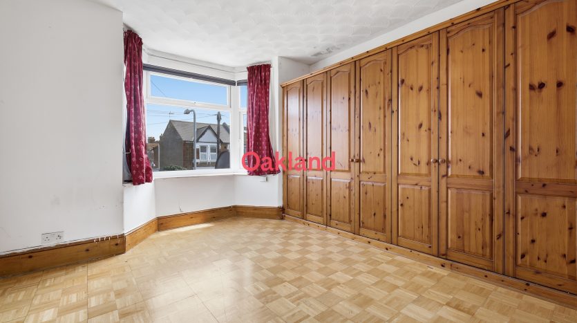 4 Bedroom  For Sale in Brisbane Road, Ilford, IG1 