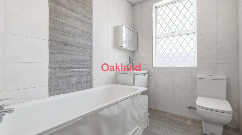 4 Bedroom  For Sale in Brisbane Road, Ilford, IG1 