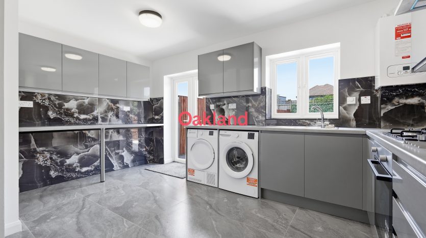 3 Bedroom  To Rent in Woodcote Avenue, Hornchurch, RM12