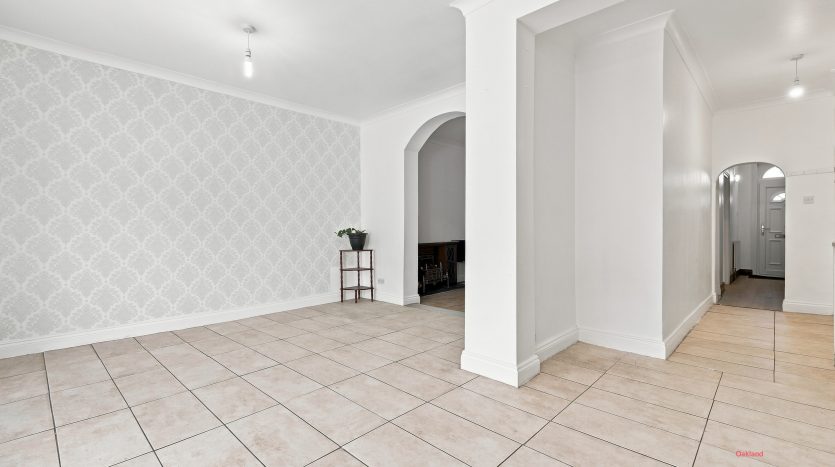 3 Bedroom  To Rent in Harpour Road, Barking, IG11