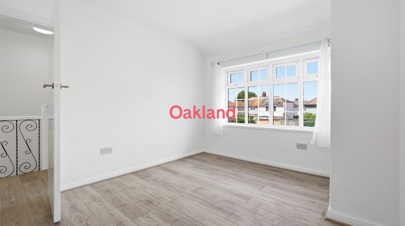 3 Bedroom  To Rent in Woodcote Avenue, Hornchurch, RM12