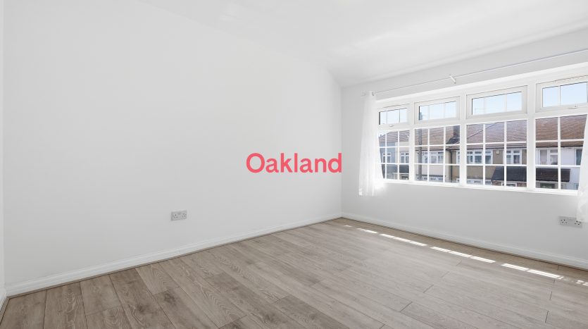 3 Bedroom  To Rent in Woodcote Avenue, Hornchurch, RM12