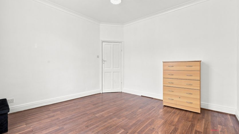 3 Bedroom  To Rent in Harpour Road, Barking, IG11