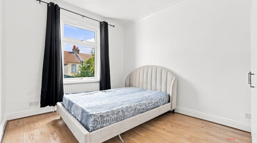 3 Bedroom  To Rent in Harpour Road, Barking, IG11