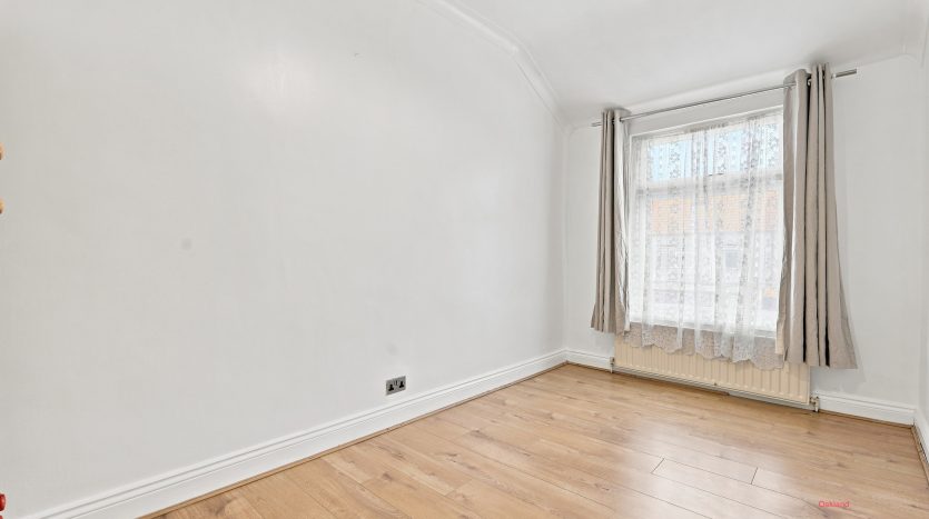 3 Bedroom  To Rent in Harpour Road, Barking, IG11