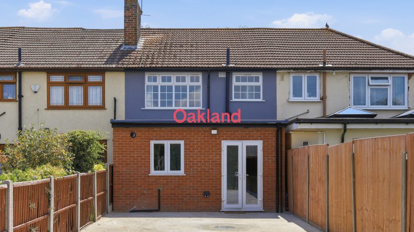 3 Bedroom  To Rent in Woodcote Avenue, Hornchurch, RM12