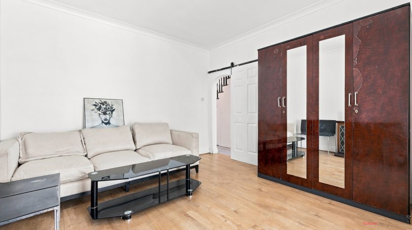 3 Bedroom  To Rent in Harpour Road, Barking, IG11