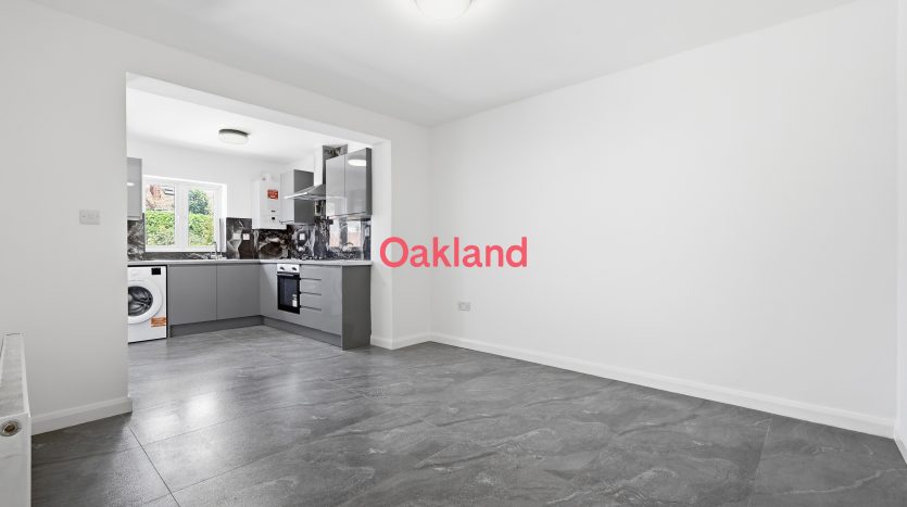 3 Bedroom  To Rent in Woodcote Avenue, Hornchurch, RM12