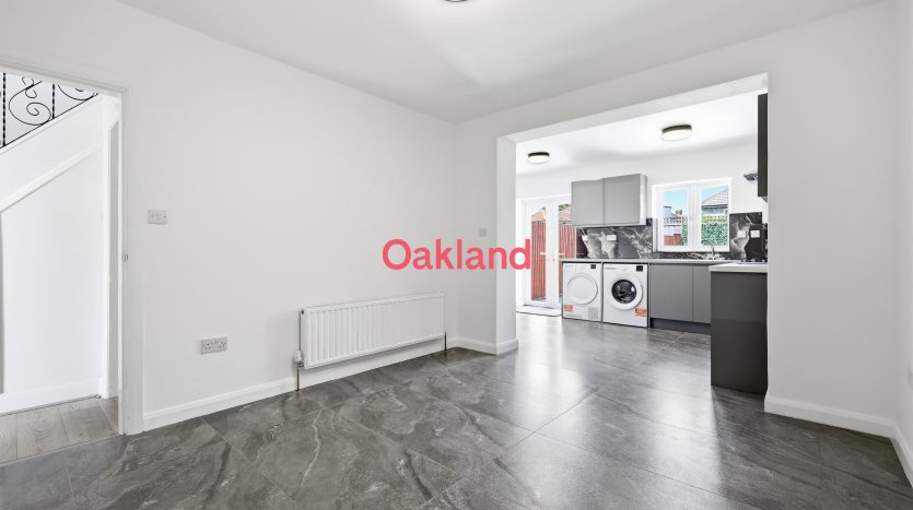 3 Bedroom  To Rent in Woodcote Avenue, Hornchurch, RM12